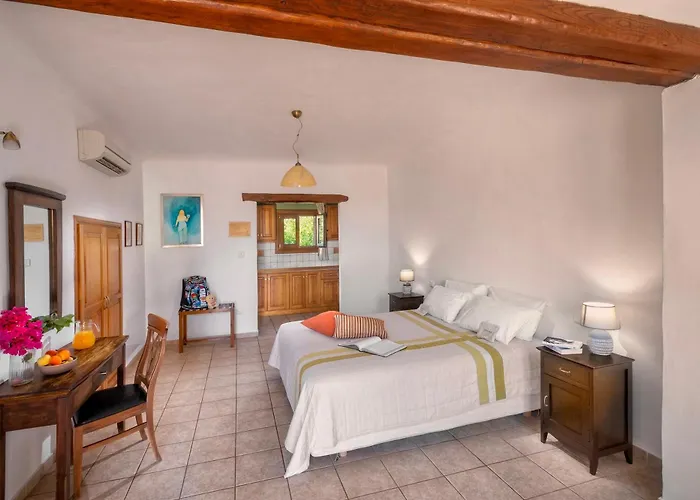 Alkifron Aparthotel 2*