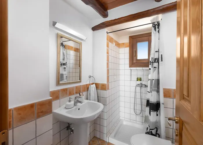 Alkifron Aparthotel 2*