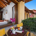 Alkifron Aparthotel