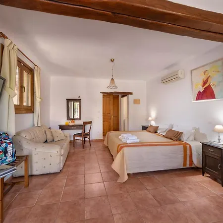 Alkifron Aparthotel 2*