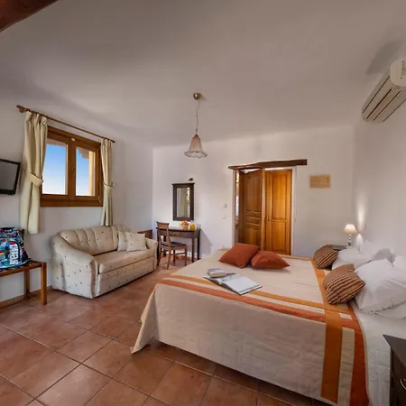 Alkifron Aparthotel 2*