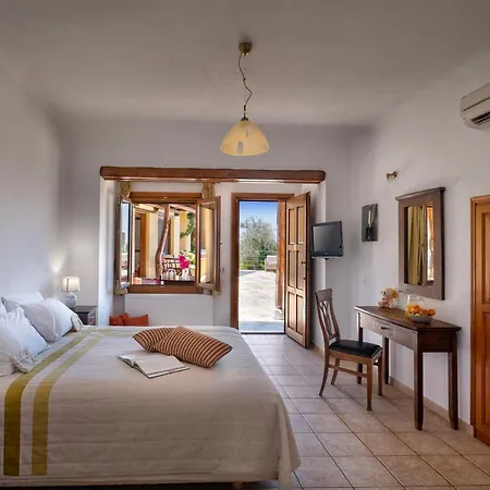 Alkifron Aparthotel