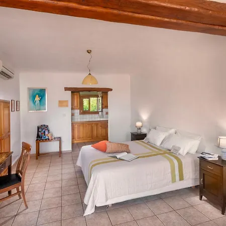 Alkifron Aparthotel 2*