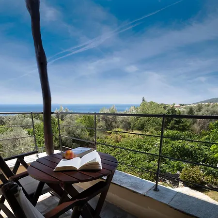 Alkifron Aparthotel 2*