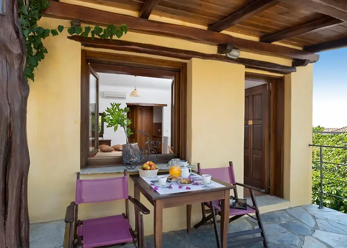 Apart-hotel Alkifron