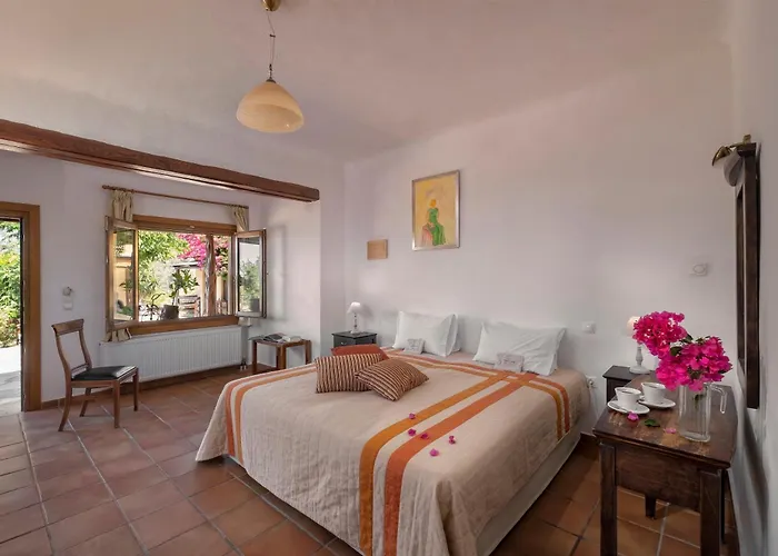 Apart-hotel Alkifron 2*