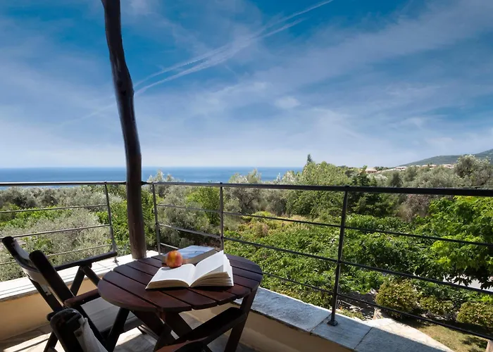 Alkifron Aparthotel 2*