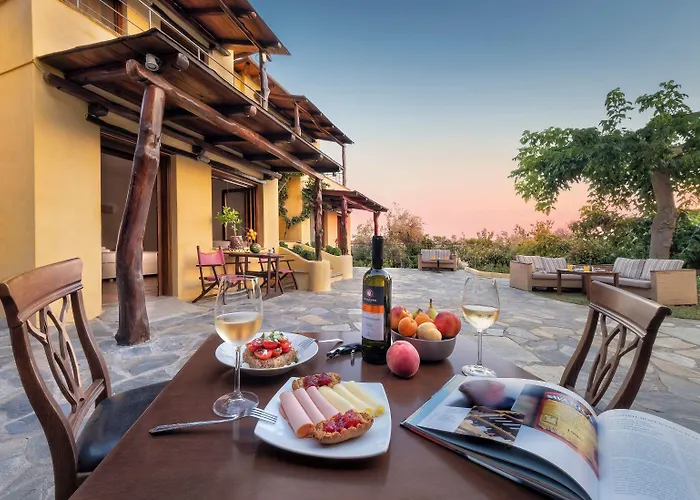 Apart-hotel Alkifron Kala Nera